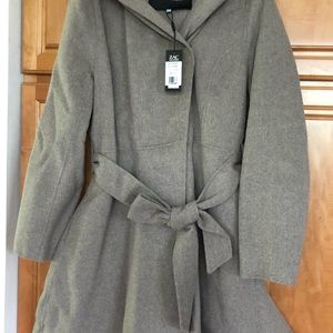 Taupe Zac by Zac Posen wool blend coat size 12 with hood